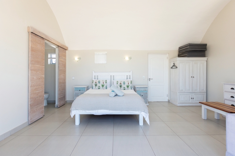 5 Bedroom Property for Sale in Paradise Beach Western Cape